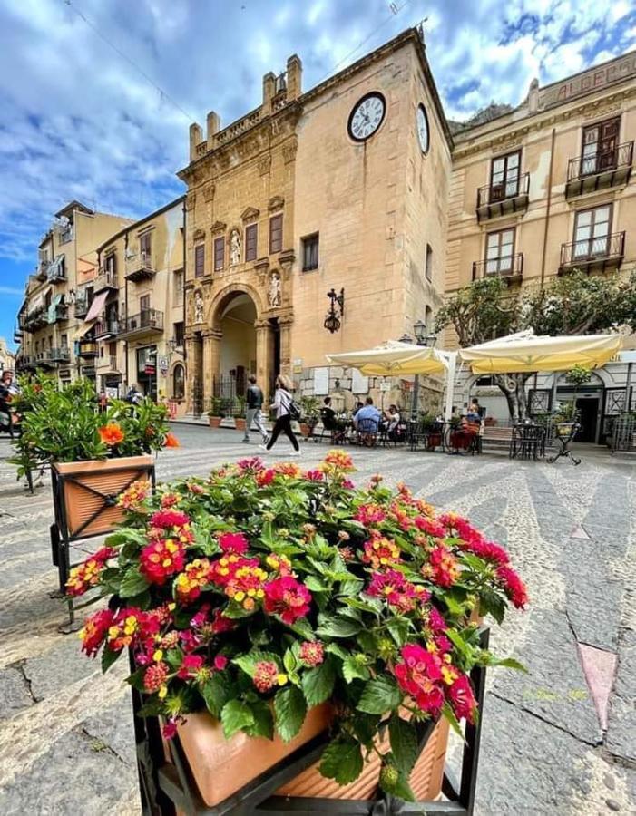 Familyholidays La Finestra Di Fronte Cefalu Exterior photo
